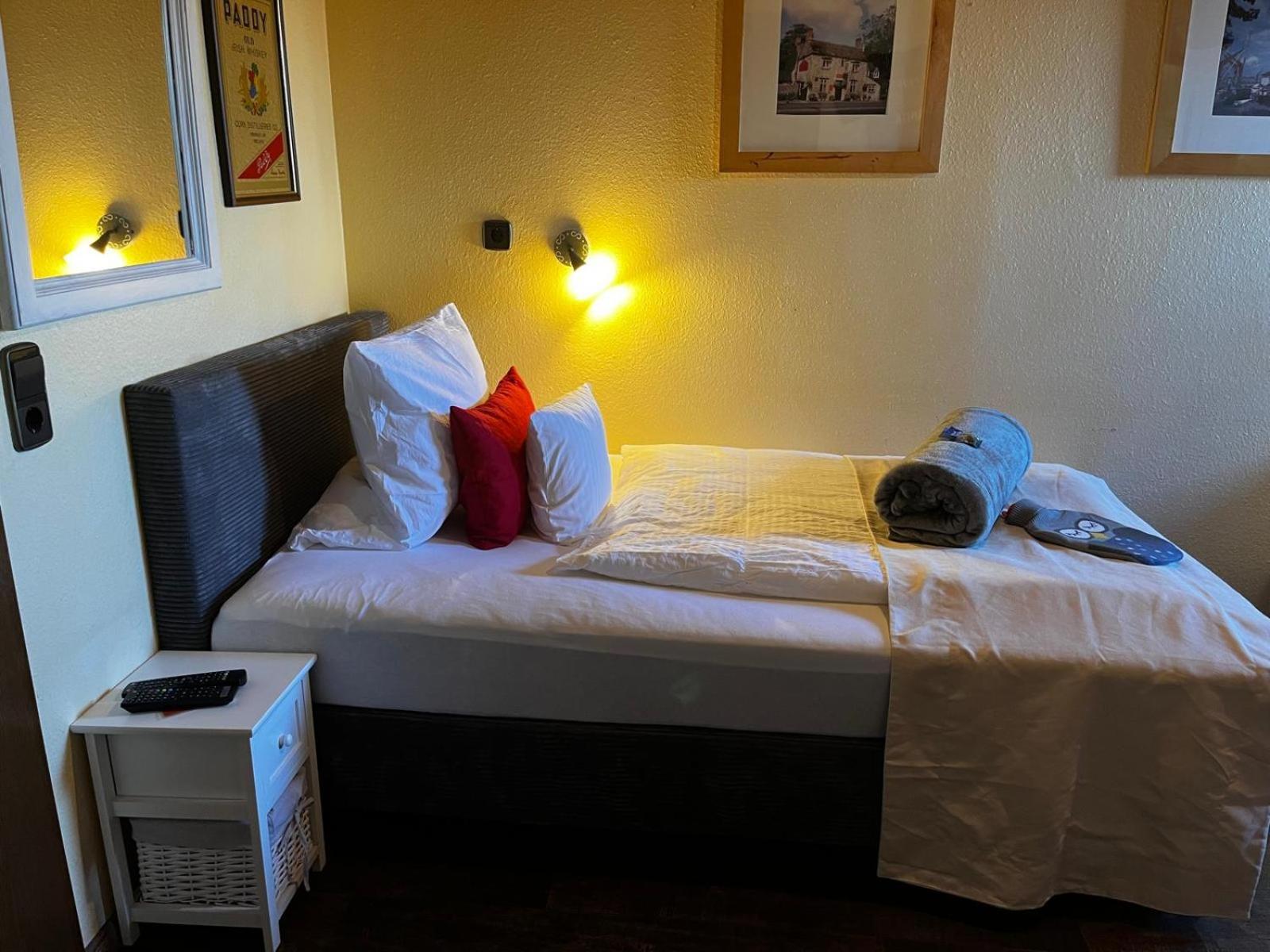 Henblas Hotel Neuenrade Eksteriør billede