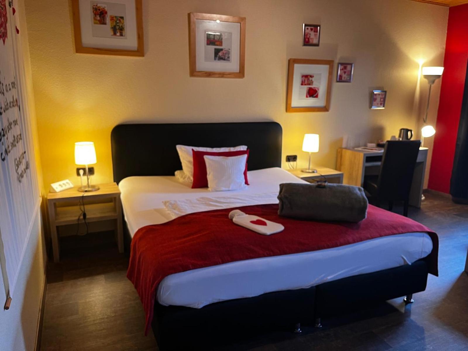 Henblas Hotel Neuenrade Eksteriør billede